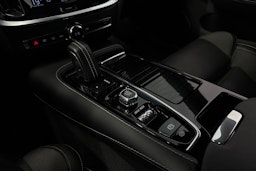 harmaa Volvo V60 2021 kuva 26.