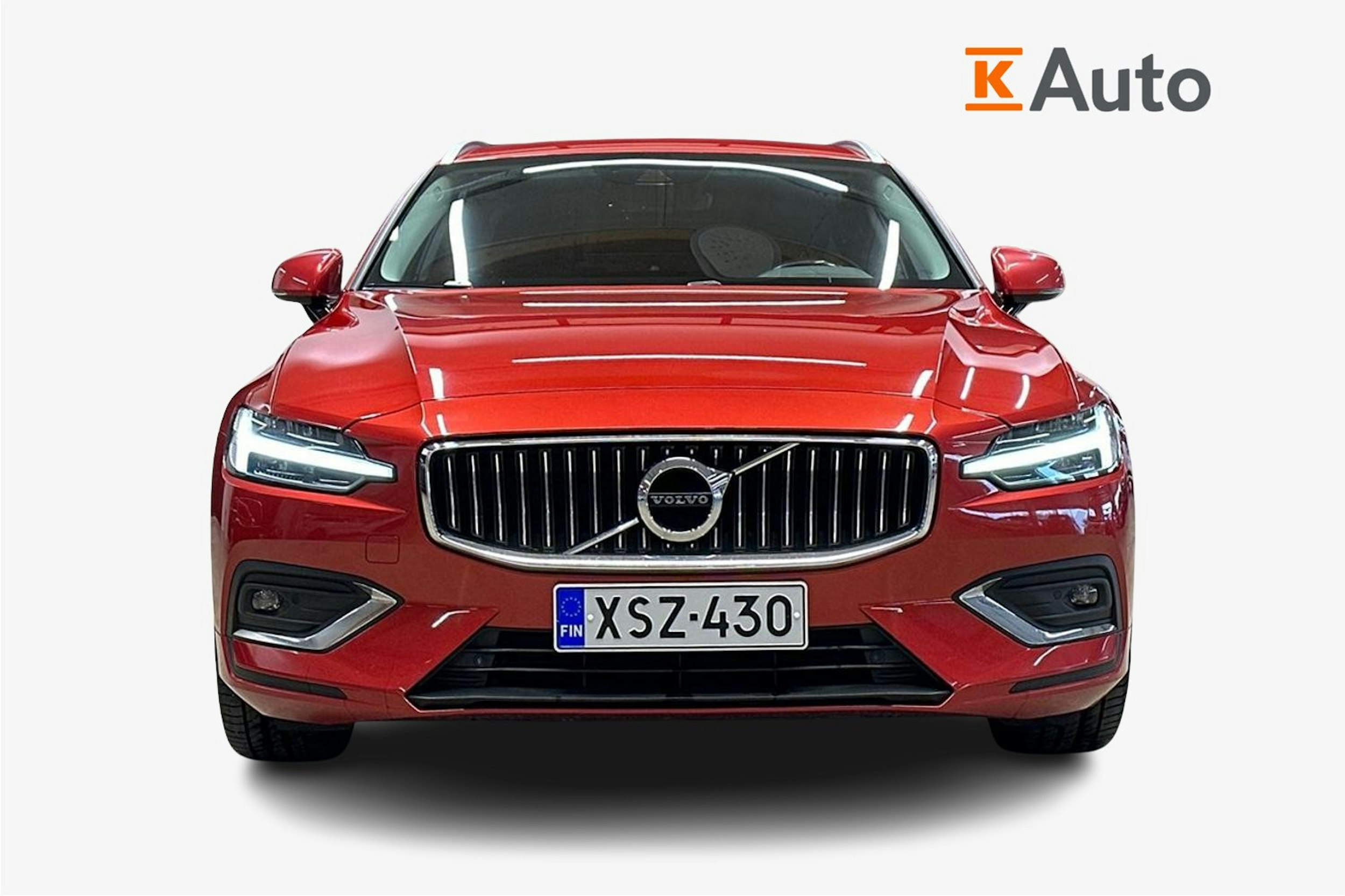 punainen Volvo V60 2021 kuva 5.
