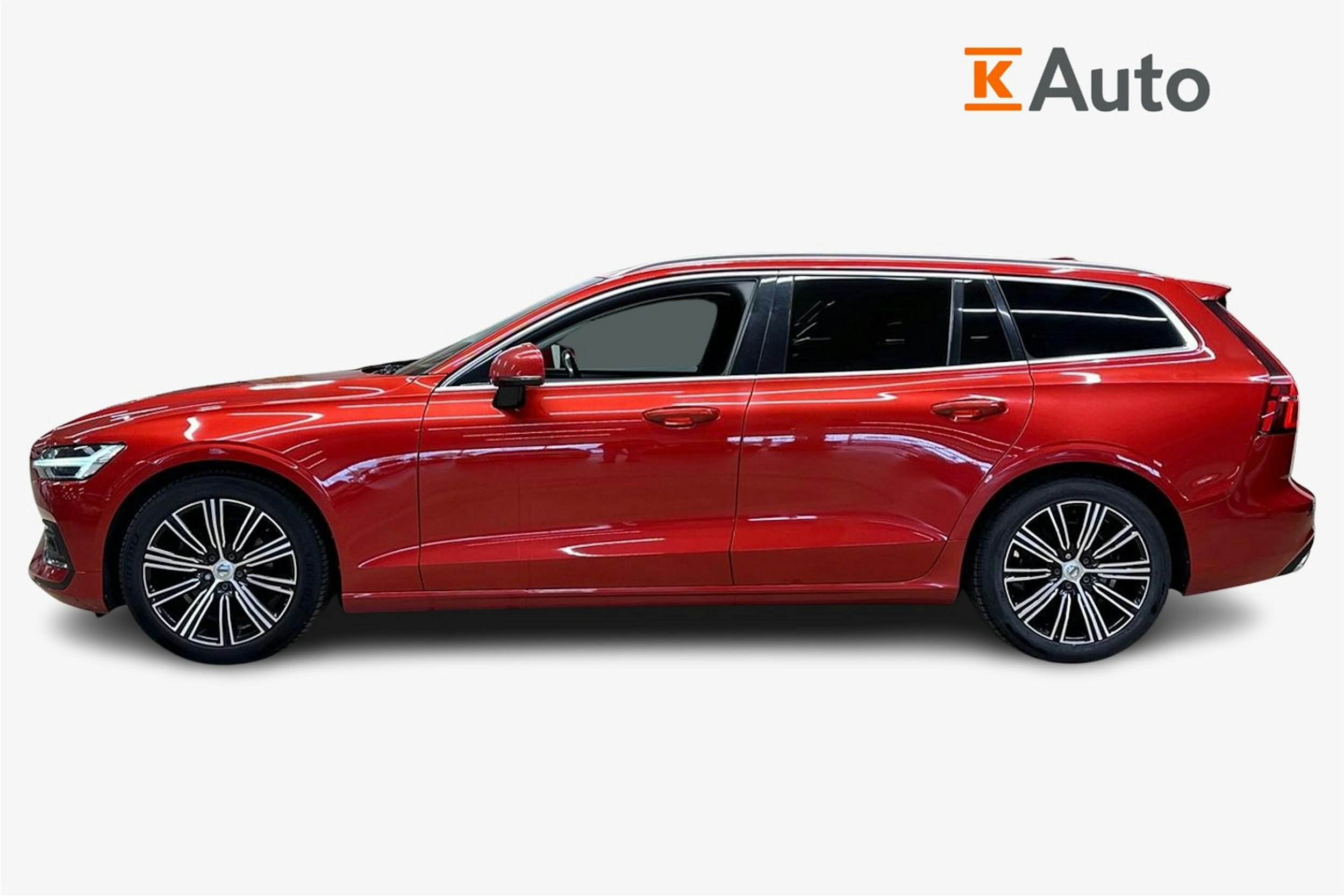 punainen Volvo V60 2021 kuva 6.