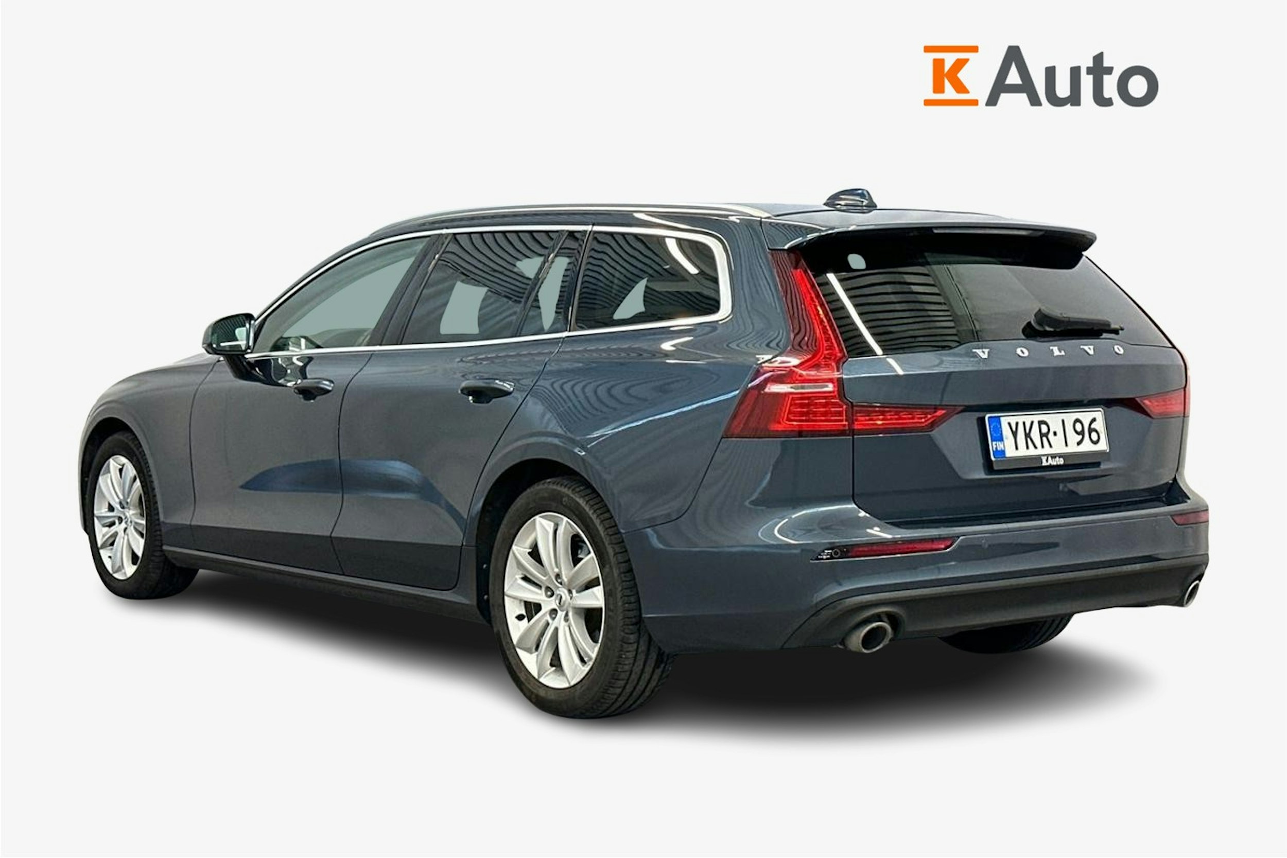 sininen Volvo V60 2021 kuva 2.