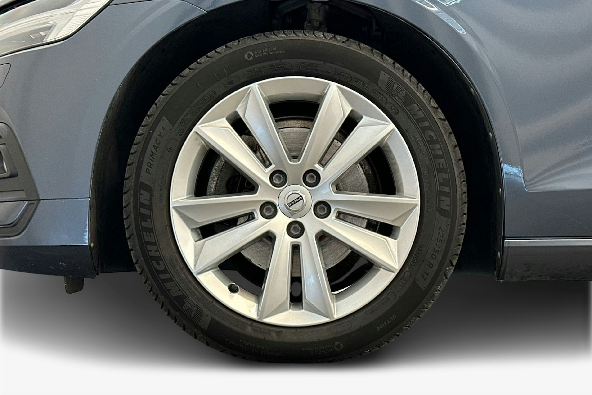 sininen Volvo V60 2021 kuva 11.