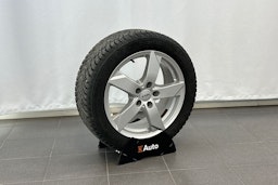 sininen Volvo V60 2021 kuva 14.