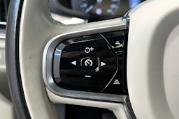 sininen Volvo V60 2021 kuva 21.