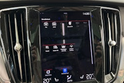 sininen Volvo V60 2021 kuva 26.