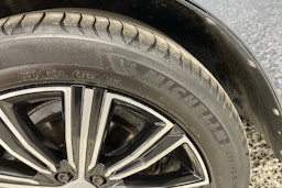 sininen Volvo V60 2021 kuva 10.