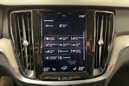 sininen Volvo V60 2021 kuva 18.