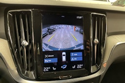 sininen Volvo V60 2021 kuva 21.