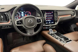 valkoinen Volvo V60 2021 kuva 8.