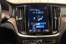 valkoinen Volvo V60 2021 kuva 28.