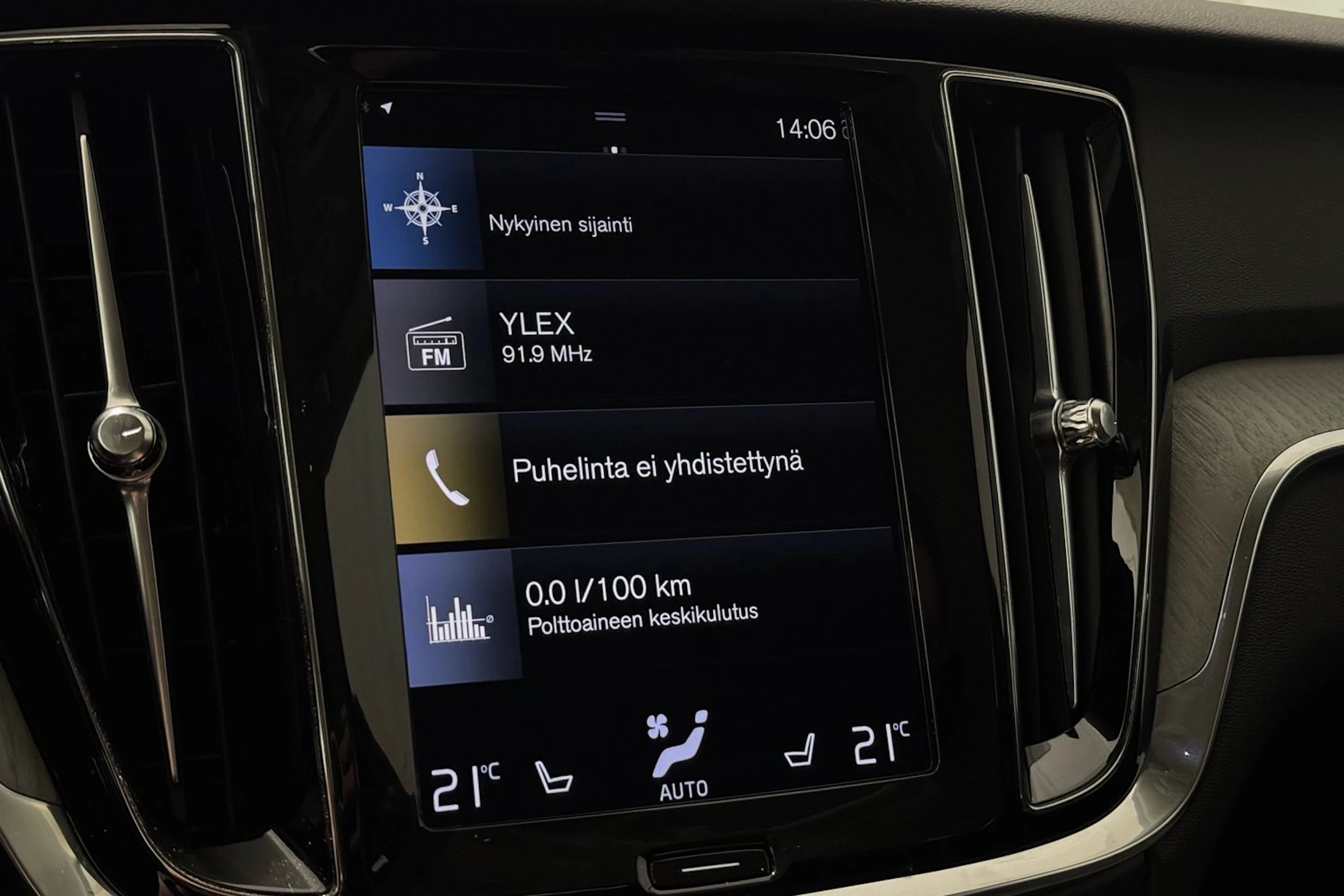 sininen Volvo V60 2021 kuva 21.