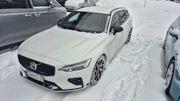 valkoinen Volvo V60 2021 kuva 1.