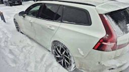 valkoinen Volvo V60 2021 kuva 2.