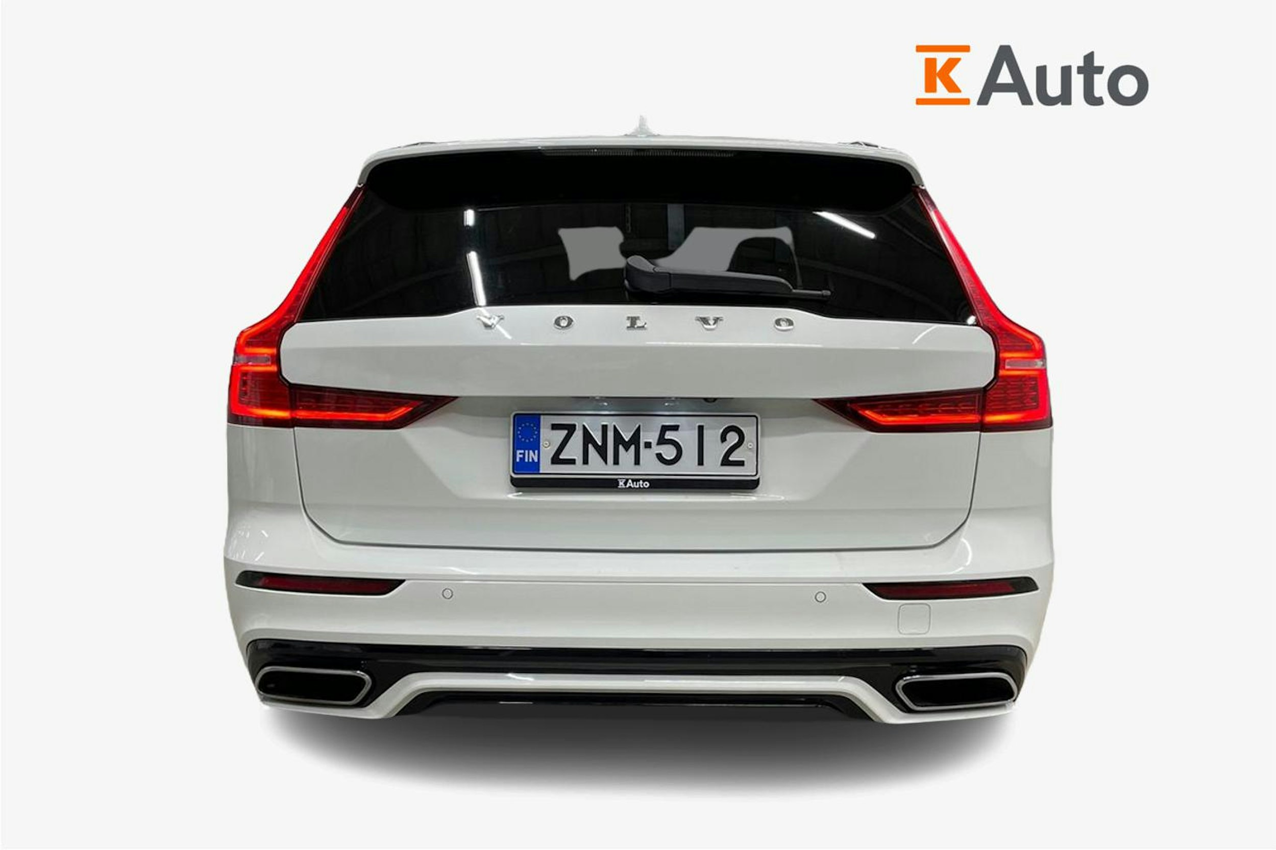 valkoinen Volvo V60 2021 kuva 5.