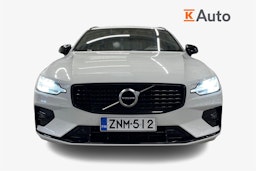 valkoinen Volvo V60 2021 kuva 8.