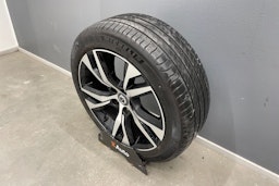 valkoinen Volvo V60 2021 kuva 17.