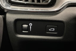 valkoinen Volvo V60 2021 kuva 28.