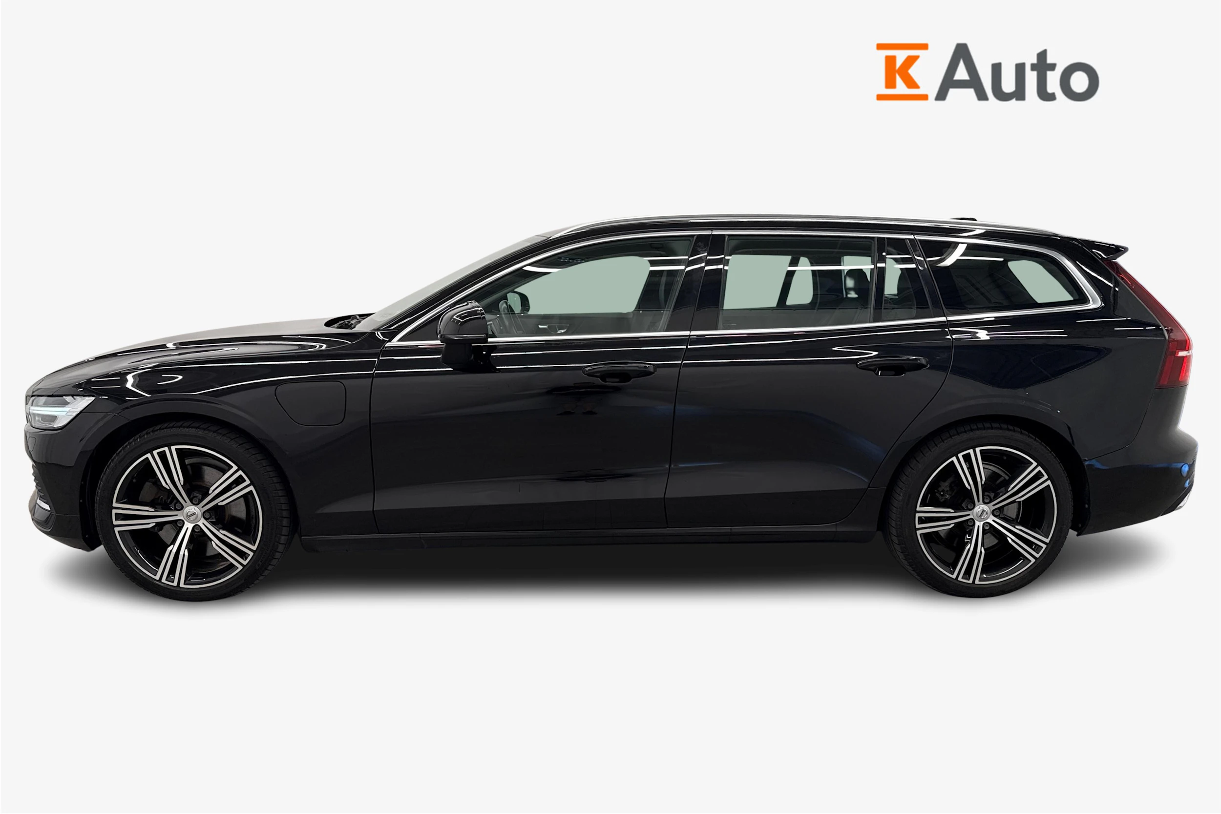 musta Volvo V60 2022 kuva 5.
