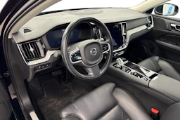 musta Volvo V60 2022 kuva 6.