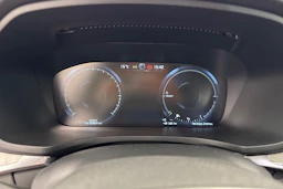 musta Volvo V60 2022 kuva 11.
