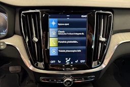 musta Volvo V60 2022 kuva 12.