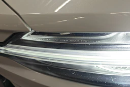 valkoinen Volvo V60 2022 kuva 6.