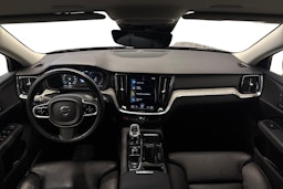 harmaa Volvo V60 2022 kuva 7.