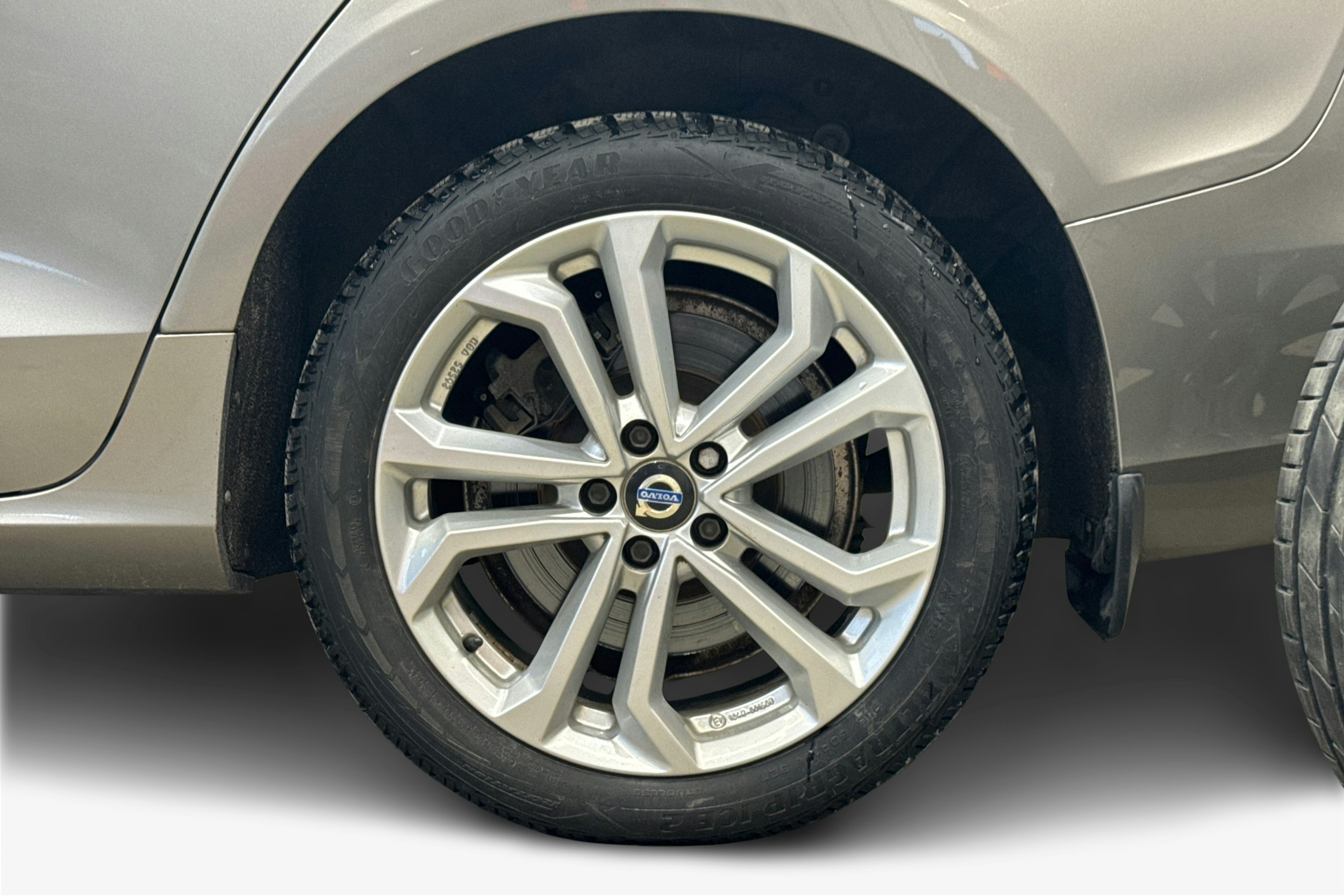 harmaa Volvo V60 2022 kuva 9.