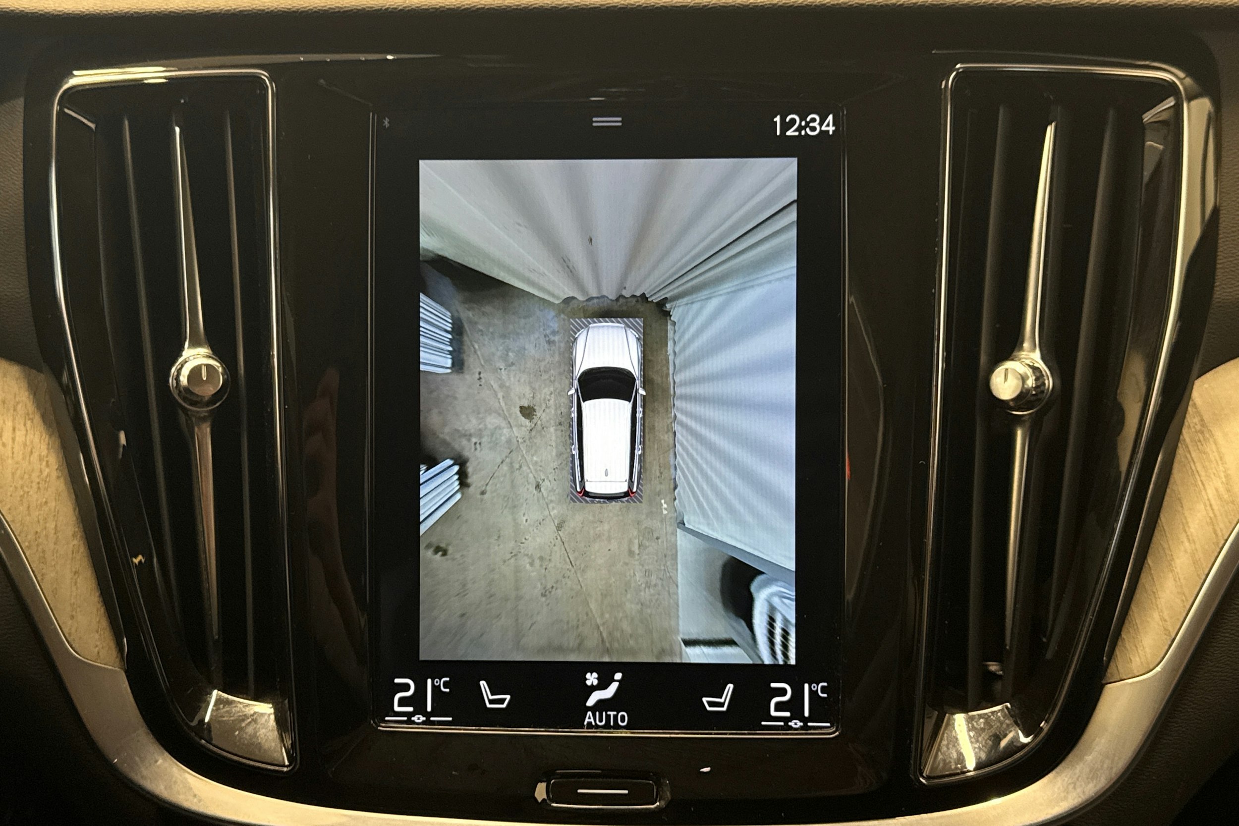 harmaa Volvo V60 2022 kuva 11.