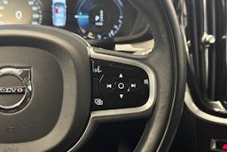 harmaa Volvo V60 2022 kuva 13.