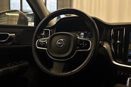 harmaa Volvo V60 2022 kuva 14.