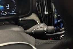 harmaa Volvo V60 2022 kuva 16.