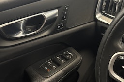 harmaa Volvo V60 2022 kuva 18.