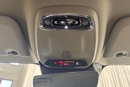 harmaa Volvo V60 2022 kuva 19.