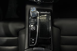 harmaa Volvo V60 2022 kuva 21.