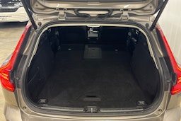 harmaa Volvo V60 2022 kuva 32.