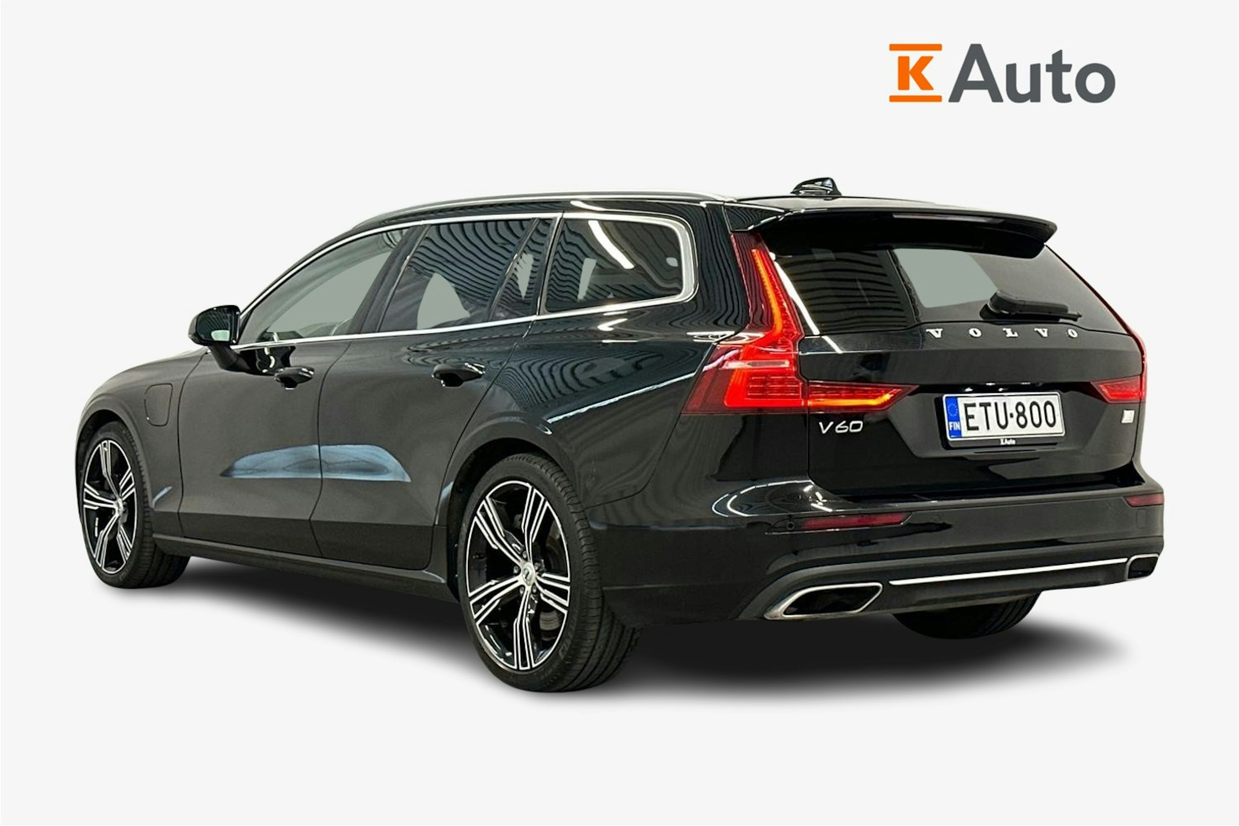 musta Volvo V60 2022 kuva 2.