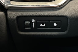 musta Volvo V60 2022 kuva 17.