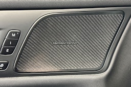 musta Volvo V60 2022 kuva 18.