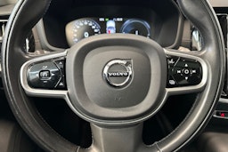 musta Volvo V60 2022 kuva 20.