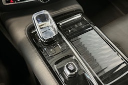 musta Volvo V60 2022 kuva 23.