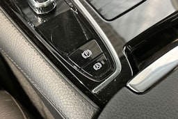 musta Volvo V60 2022 kuva 24.