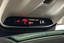 musta Volvo V60 2022 kuva 25.