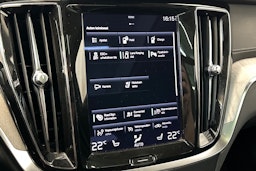 musta Volvo V60 2022 kuva 27.