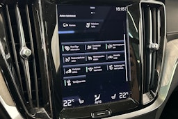 musta Volvo V60 2022 kuva 28.