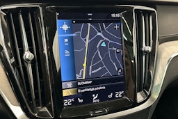 musta Volvo V60 2022 kuva 29.