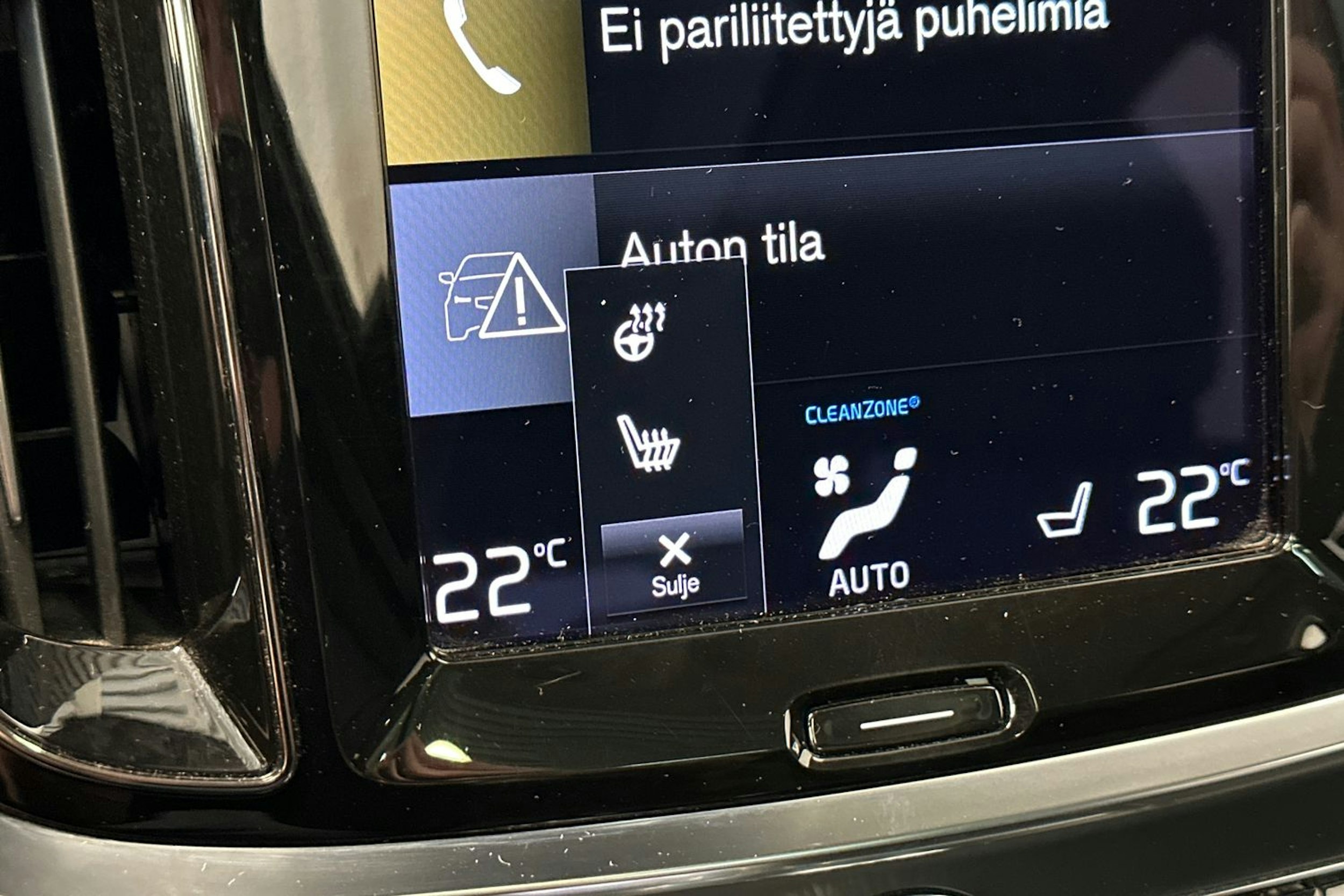 musta Volvo V60 2022 kuva 31.