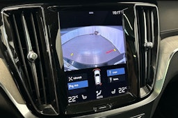 musta Volvo V60 2022 kuva 32.