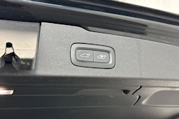 musta Volvo V60 2022 kuva 37.