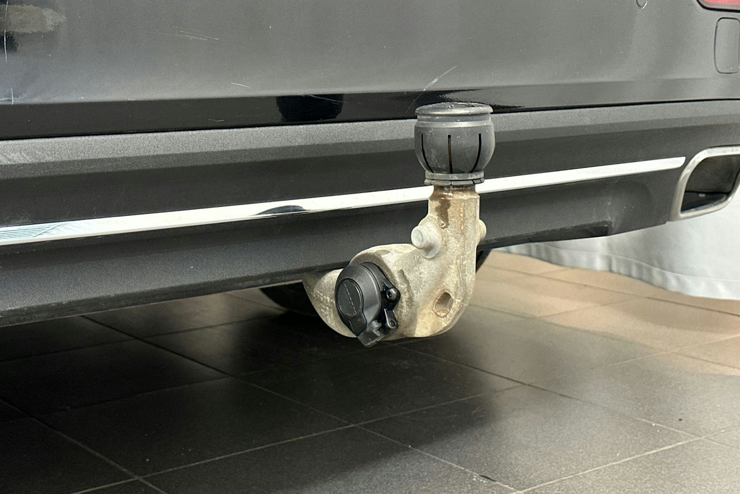 musta Volvo V60 2022 kuva 39.