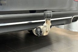 musta Volvo V60 2022 kuva 39.